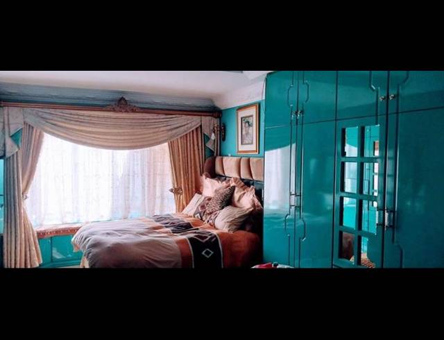 5 BEDROOM HOUSE FOR SALE IN BURLINGTON HEIGHTS